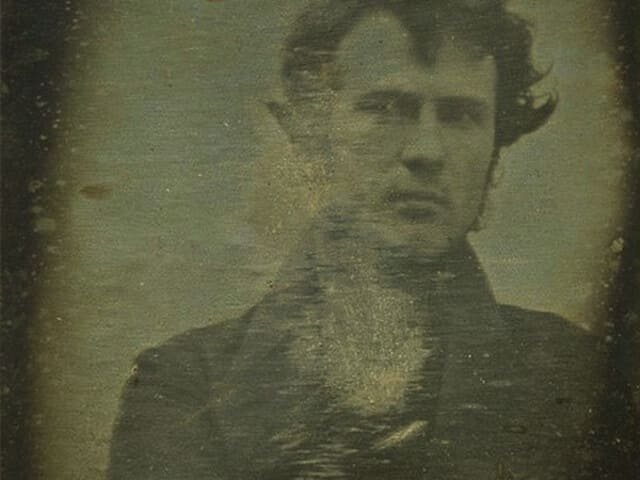 Bức ảnh tự sướng đầu tiên trên thế giới, chụp bởi Robert Cornelius năm 1839